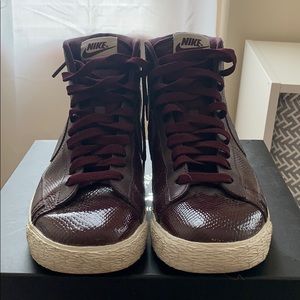 Nike burgundy/wine colored hi top sneakers Size9.5